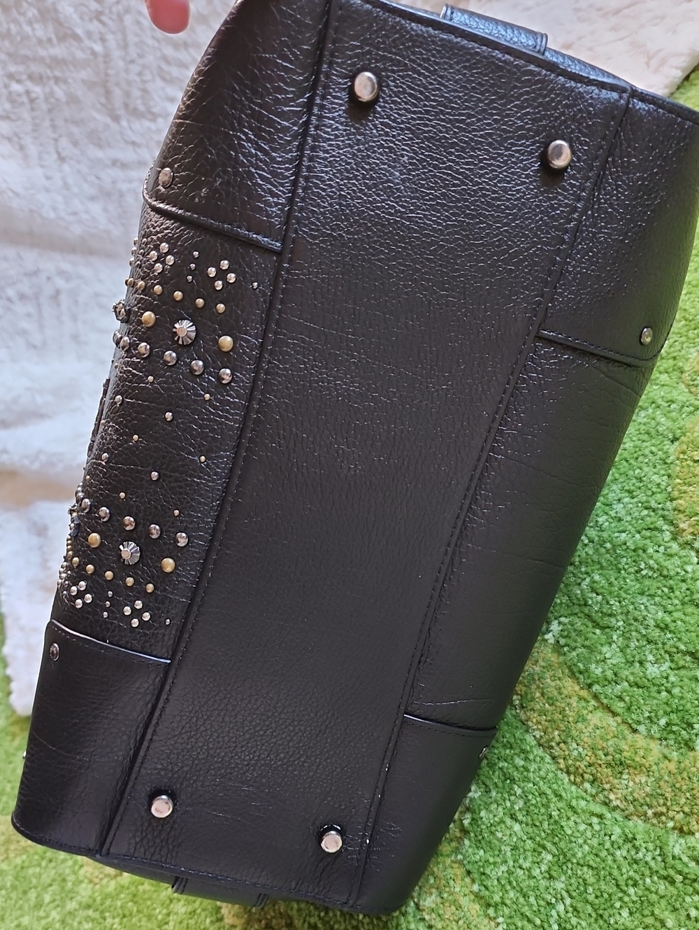 Coach Mercer Stachel With Rivets - Picture 16 of 16